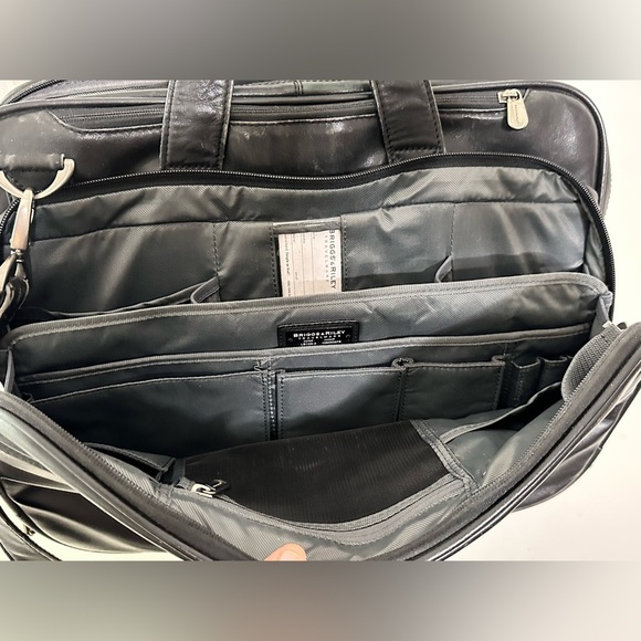 Briggs & Riley Black Leather bag - Picture 5 of 14